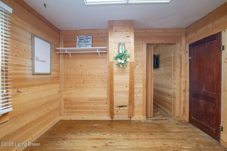 Listing Image 68