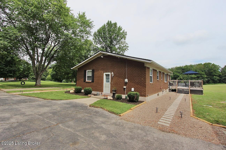 Listing Image 43