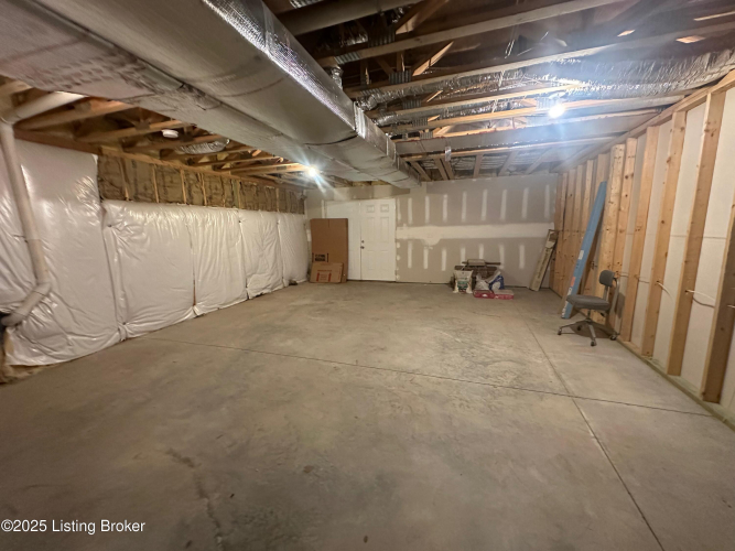 Listing Image 28