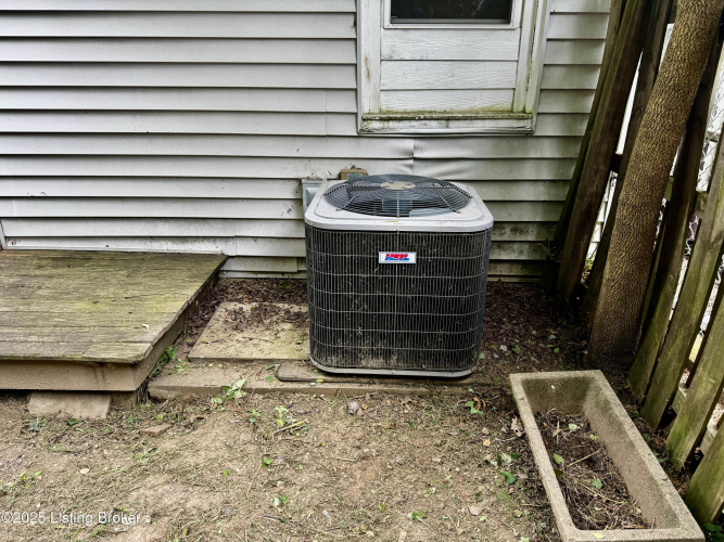 Listing Image 14
