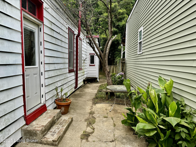 Listing Image 15