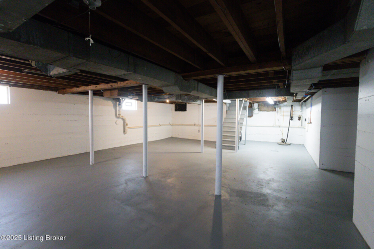 Listing Image 37