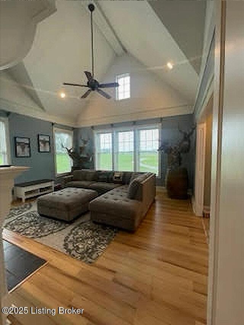 Listing Image 82