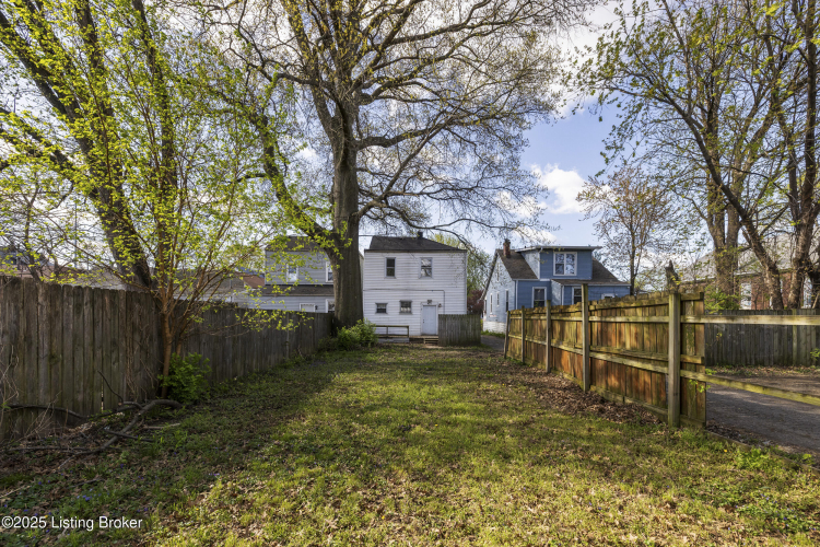Listing Image 6