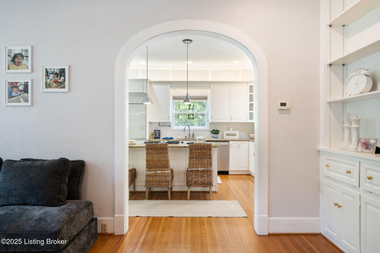 Listing Image 15
