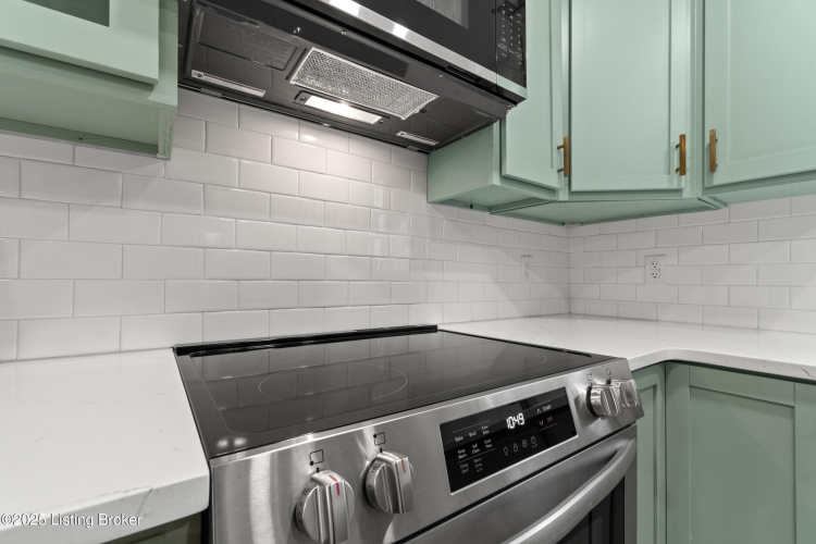 Listing Image 10