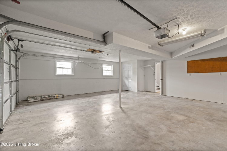 Listing Image 40
