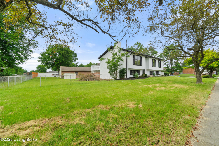 Listing Image 6