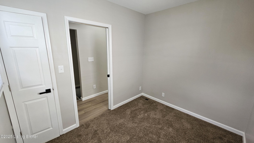 Listing Image 30