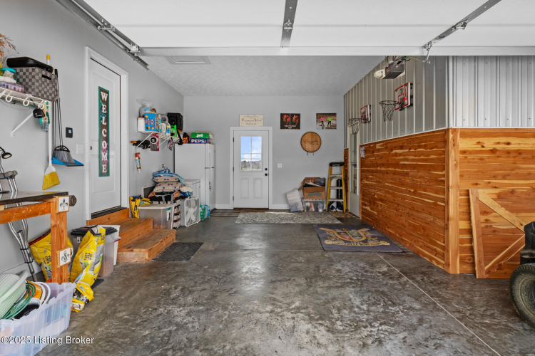 Listing Image 28