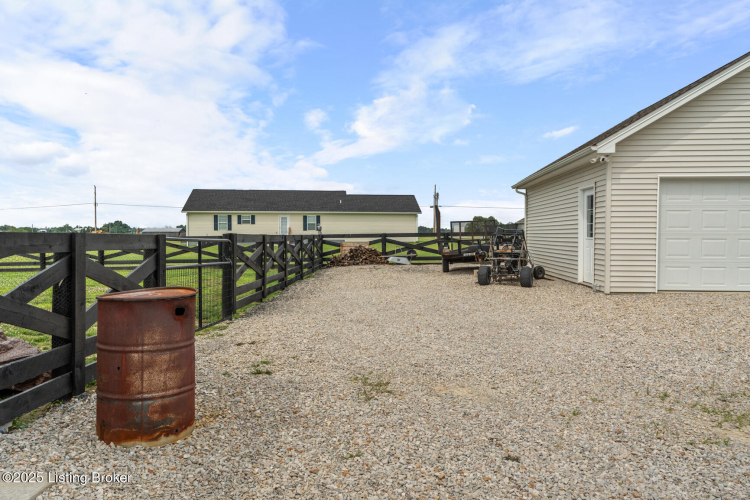 Listing Image 40