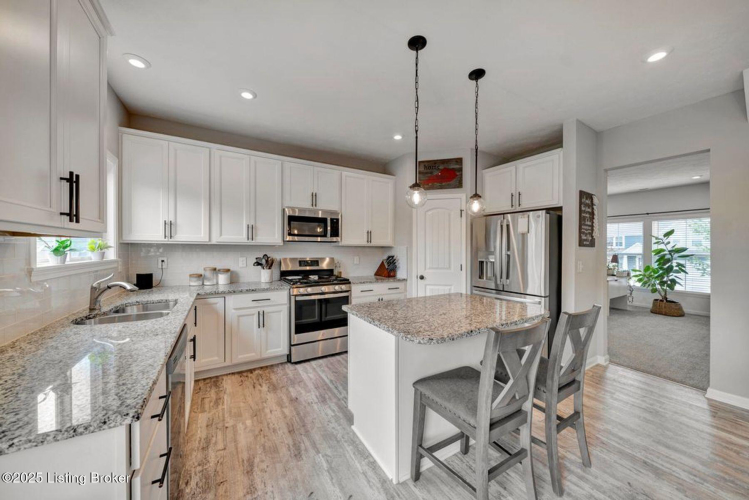 Listing Image 19
