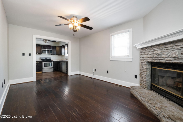 Listing Image 17