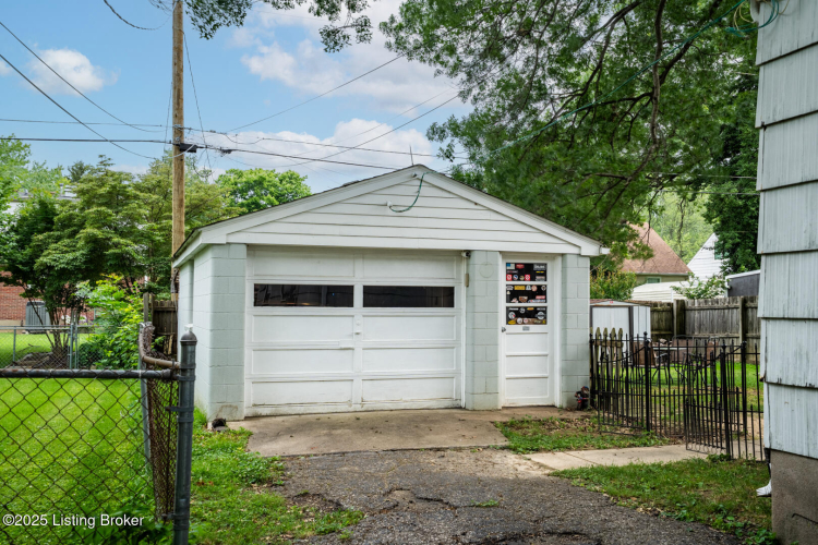 Listing Image 3