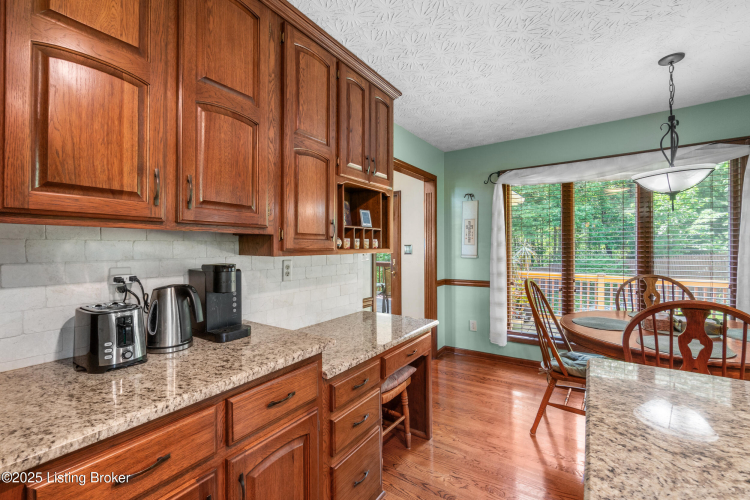 Listing Image 19