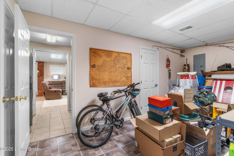 Listing Image 47