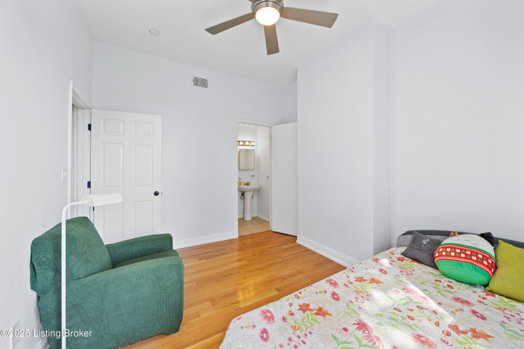 Listing Image 16