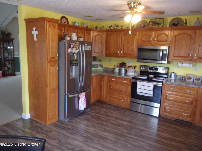 Listing Image 19