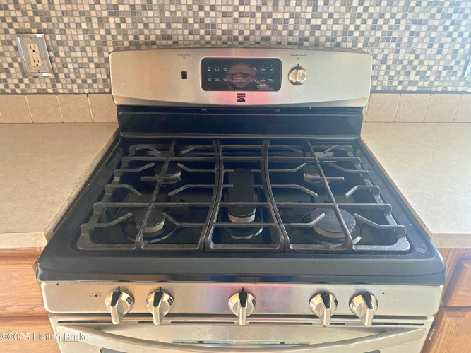 Listing Image 18