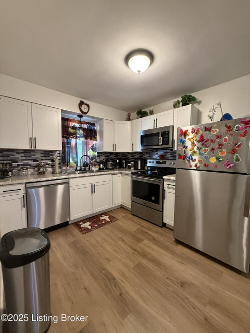 Listing Image 11