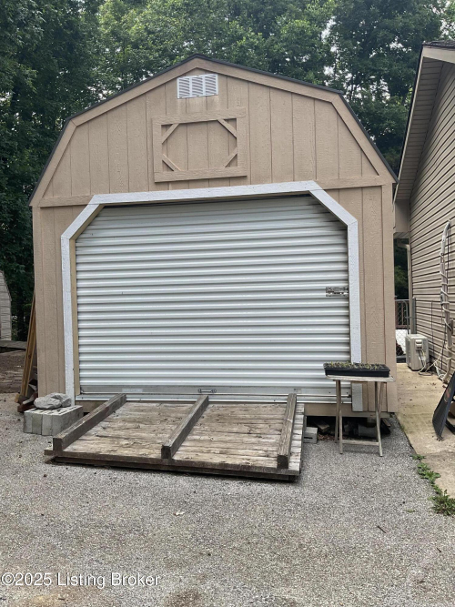 Listing Image 16