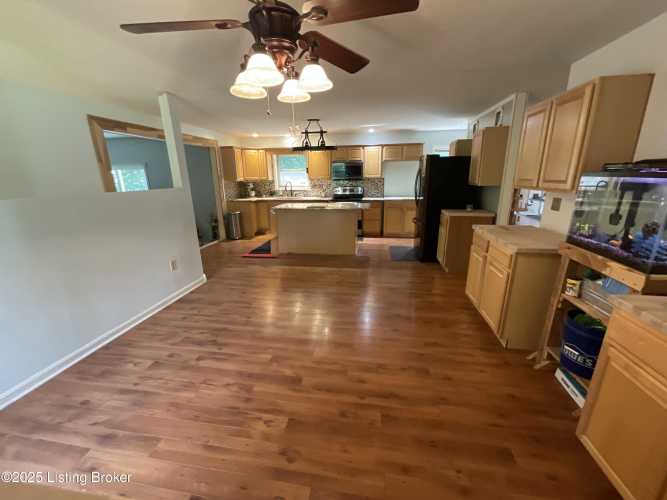 Listing Image 41