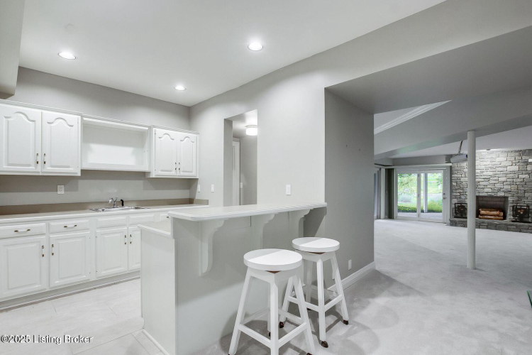 Listing Image 84