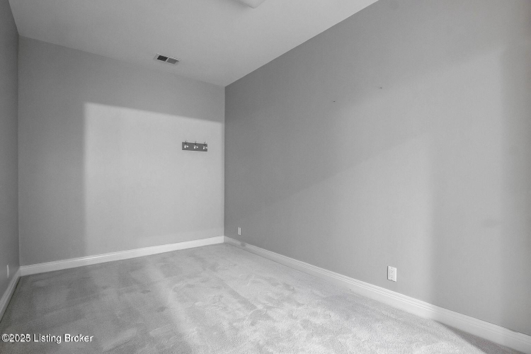Listing Image 91