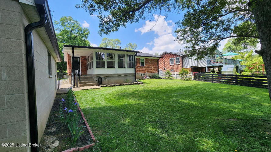 Listing Image 5