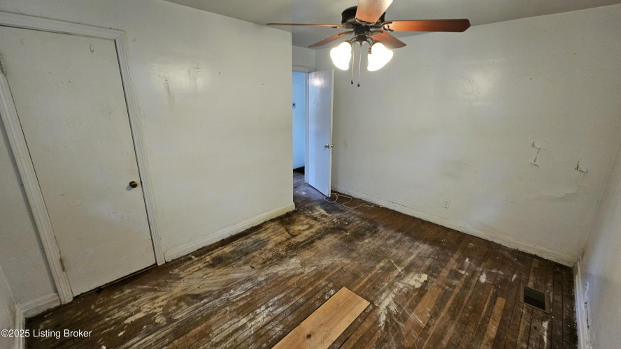 Listing Image 24