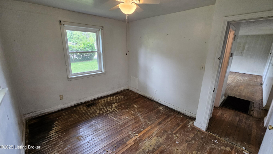 Listing Image 27