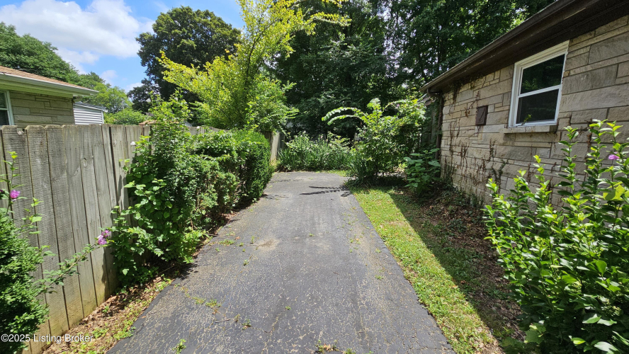 Listing Image 44