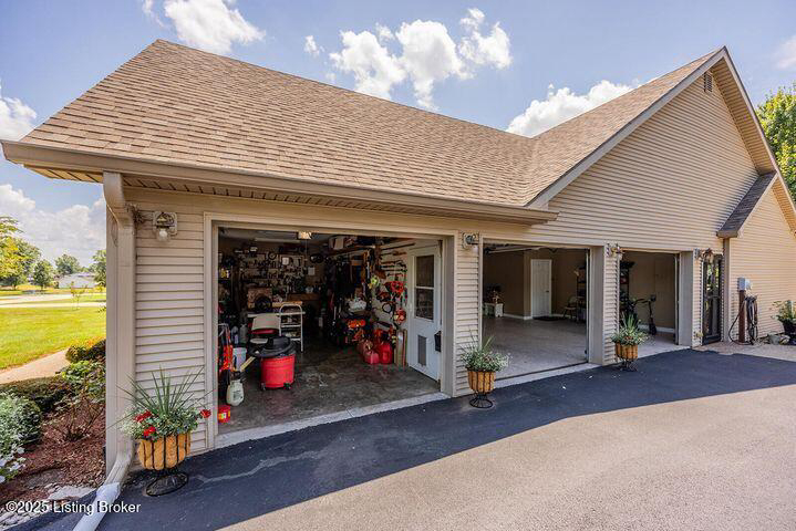 Listing Image 41