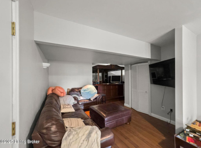 Listing Image 31