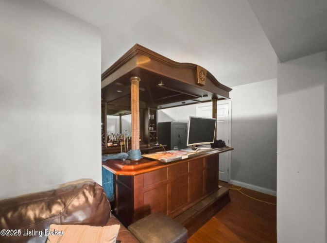 Listing Image 32