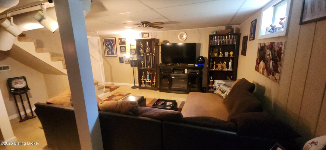 Listing Image 27