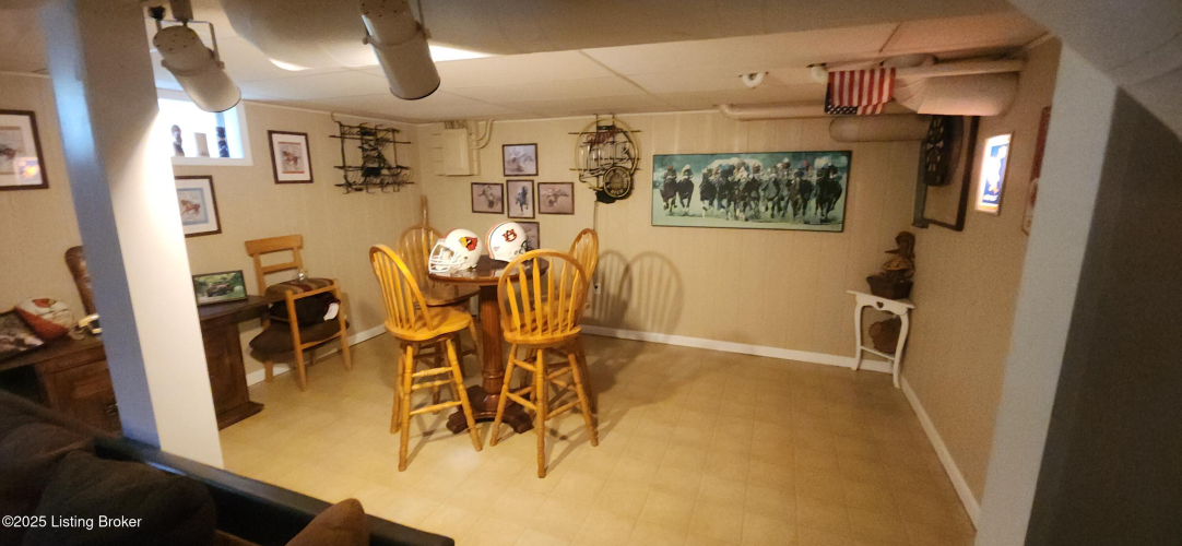 Listing Image 28