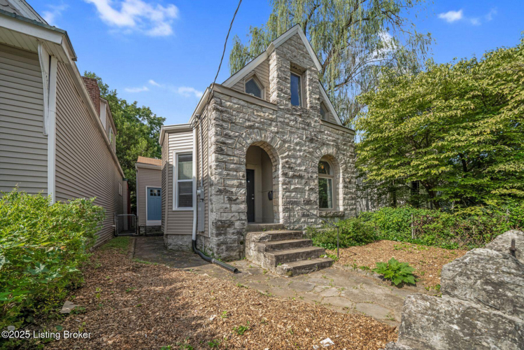 Listing Image 4