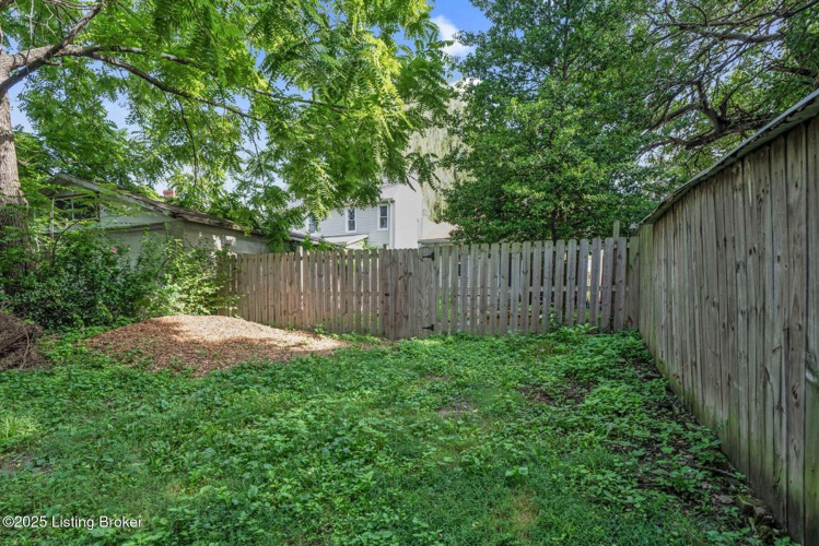 Listing Image 10