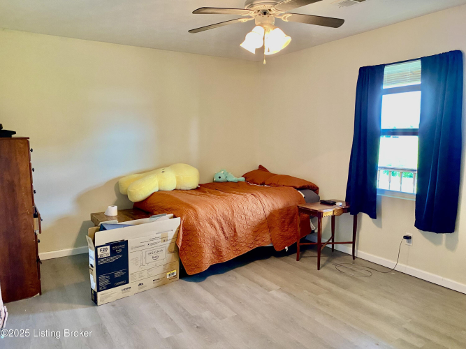 Listing Image 31