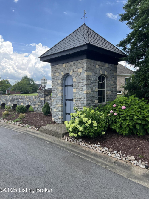 Listing Image 18