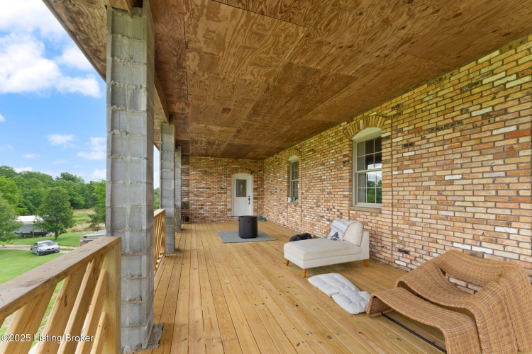 Listing Image 64