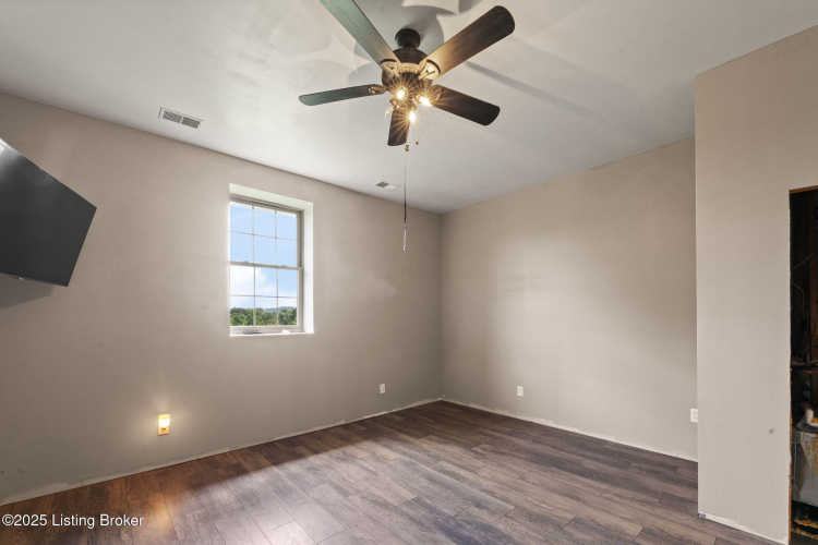 Listing Image 88