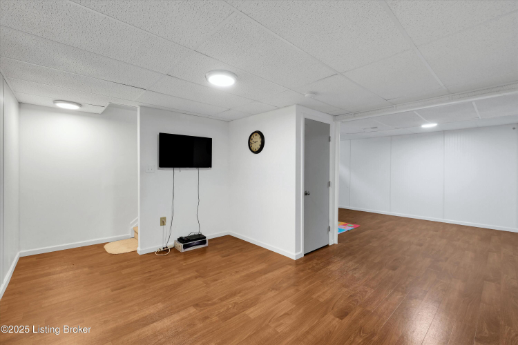 Listing Image 31