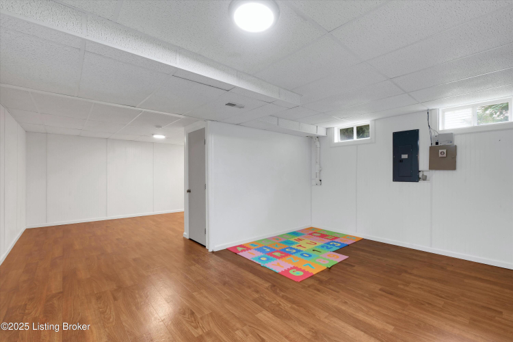Listing Image 32