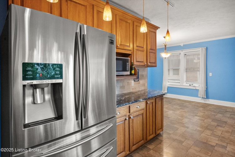 Listing Image 19