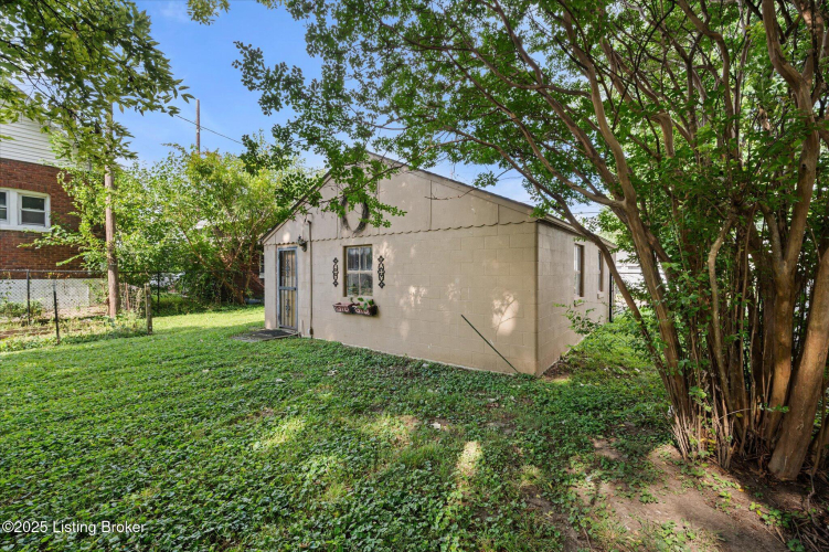 Listing Image 37