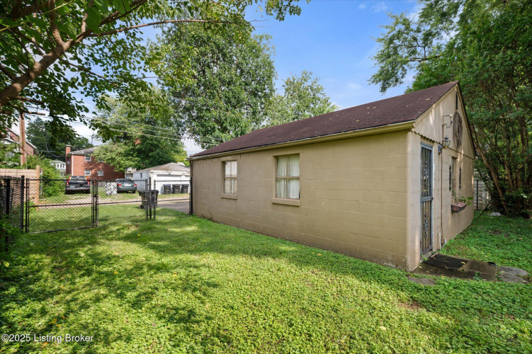 Listing Image 42
