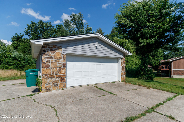 Listing Image 27