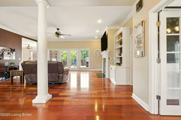 Listing Image 19